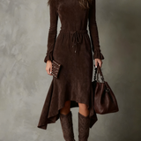 Cecily Elegantní tmavě hnědé semišové midi šaty s šňůrkou